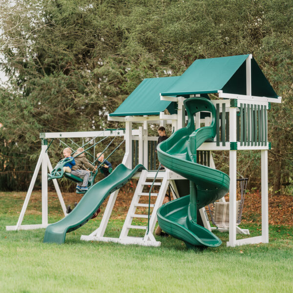 Low maintenance playset with lots of activities